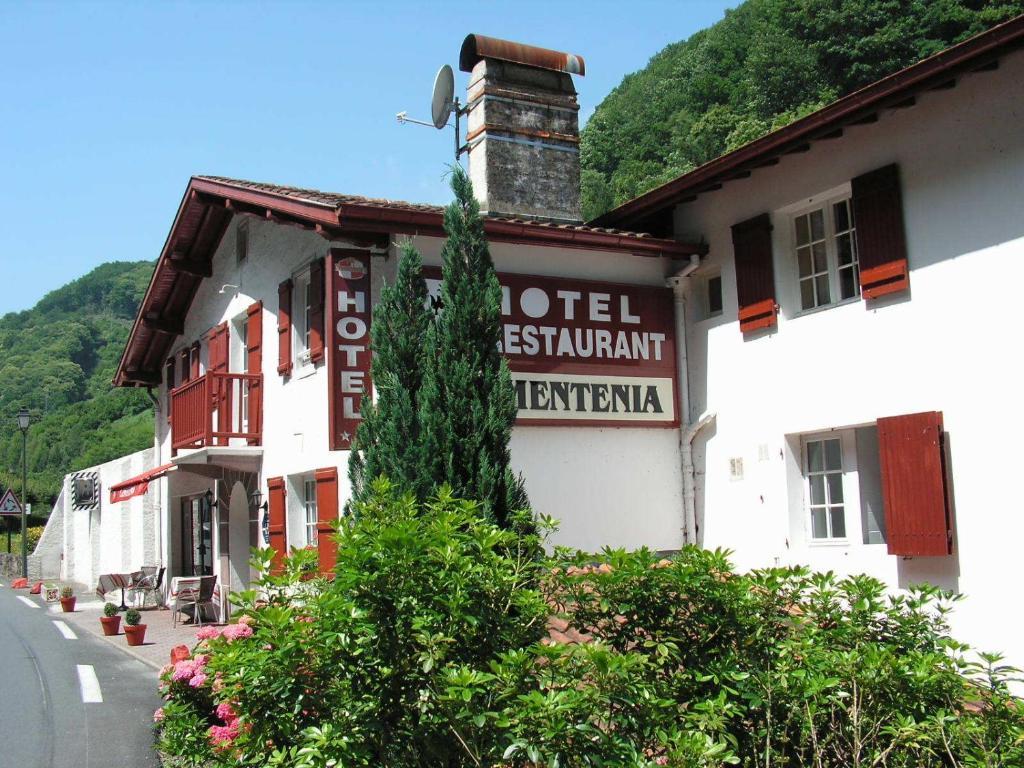 Hotel Le Clementenia Arnéguy Exterior foto